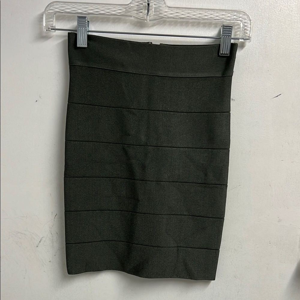 Bebe Dark Green Skirt Knee-Length Work Style
